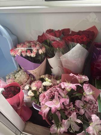 Продам букеты цветов.