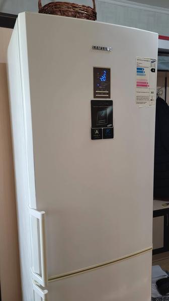 Продам б/у холодильник Samsung