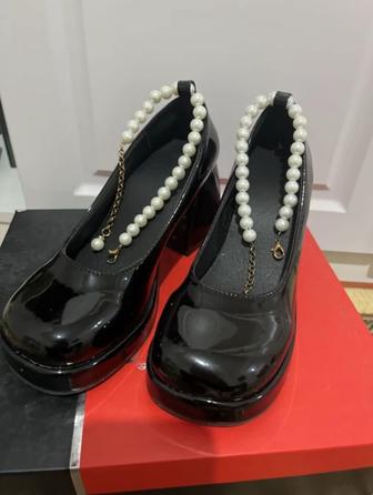 Продам женские туфли
