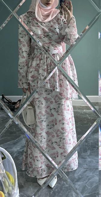 Платье розовое