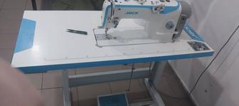 Продам швейную машинку f4