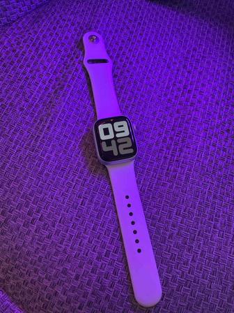 Смарт-часы Apple Watch 8 41 мм Aluminum серебристый-белый