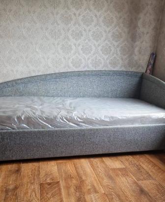 Продам диван 200 на 100