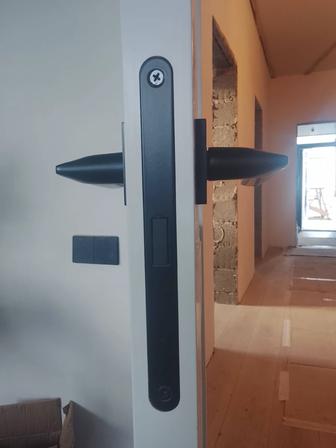 установка межкомнатных дверей