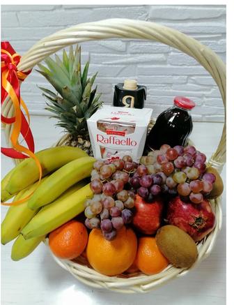 Фруктовые корзины к 8 марта