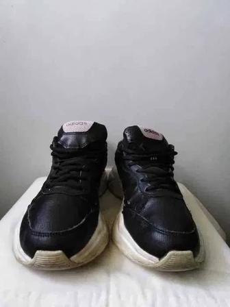 ПРОДАМ ДЁШЕВО кроссовки, брендовые, ADIDAS, 100% кожа, р.39/25см бу