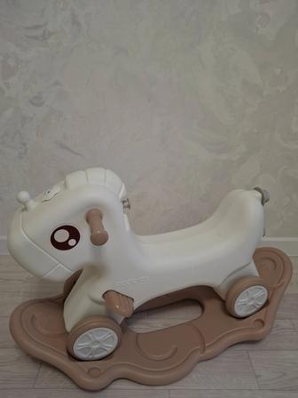 Продам беговел и качалку лошадку 2 в 1 новый