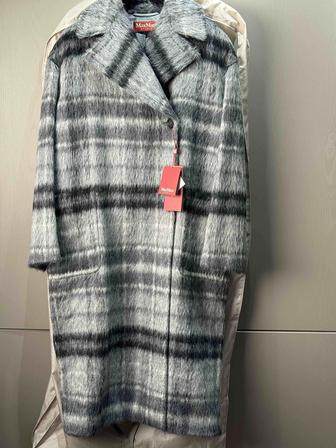 Продаю новое оригинальное пальто Max Mara Альпака65% Лама35%,пломба и бирки