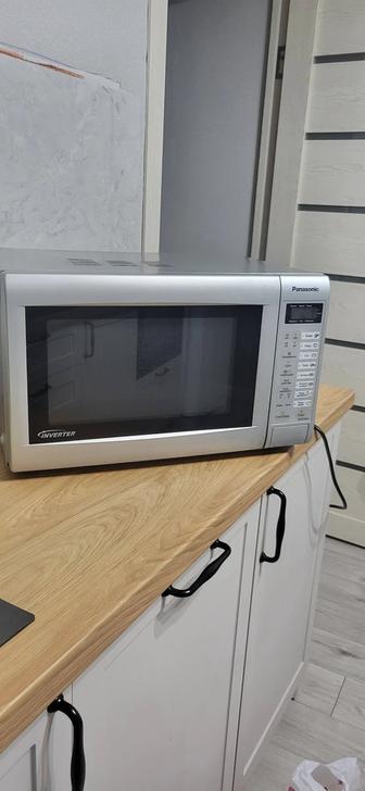 Продам микроволновую печь Panasonic