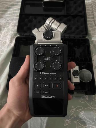 Zoom H6 recorder