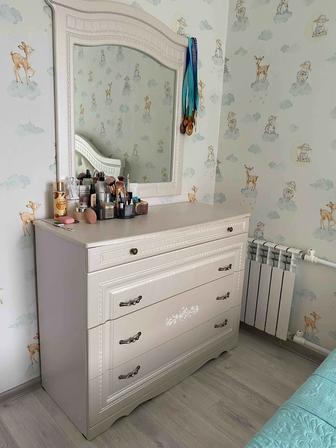 Комод с зеркалом в подарок