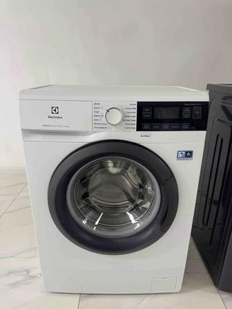 Продам стиральную машинку Electrolux