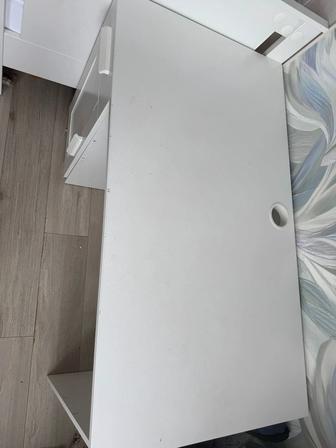 Письменный стол