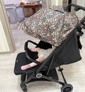 Продам детскую прогулочную коляску