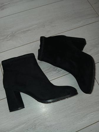 Продам женские сапоги