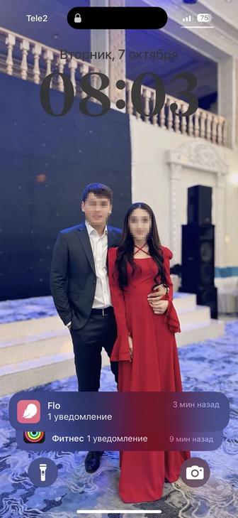 Платья вечерние