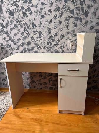 Стол для маникюра