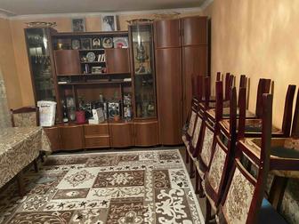 Продам стол и стулья , стенка
