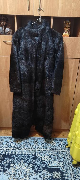 Шуба нутриевая,коричнево черная,в хорошем состоянии,натуральная