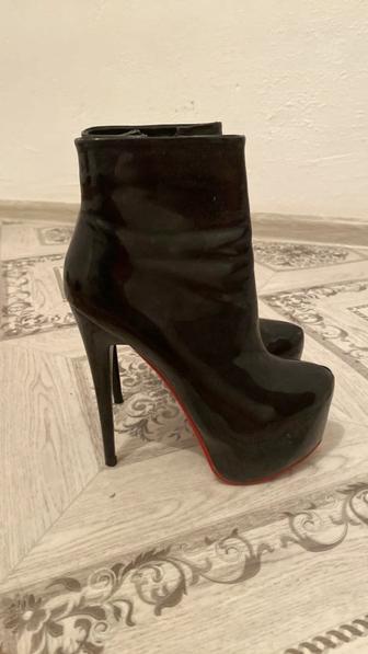 Продам сапоги женские