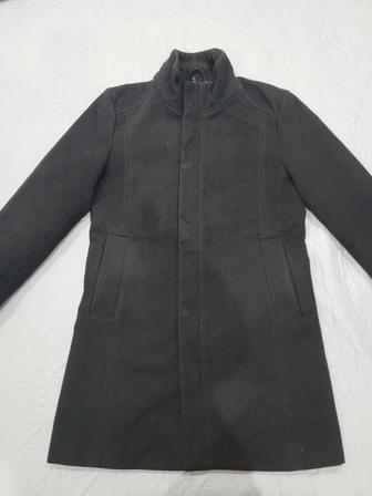 6456. Продам мужское пальто Oodji, размер М.