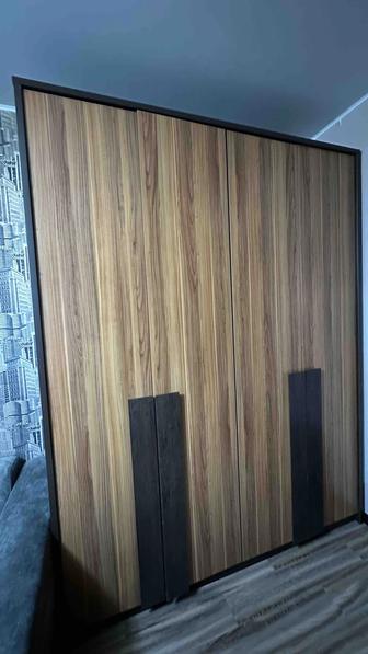 Шкаф распашной