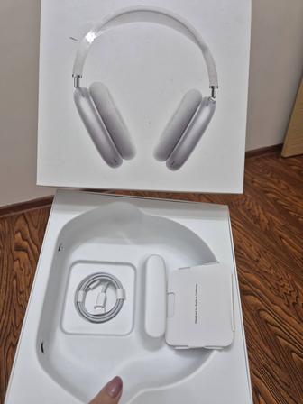 Наушник для смартфон. Б/у в отличном сост. Цена договорная