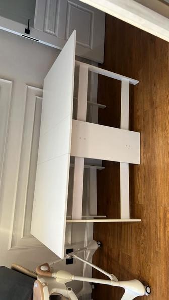 Продам два таких стола, один больше. По высоте одинаковые .