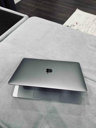 Macbook air m1 2020 8/512gb