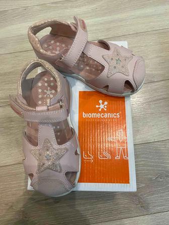 Продам Сандали Biomecanics 24 размер