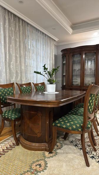 Продается стол со стульями