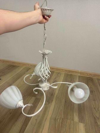 Продаю люстру