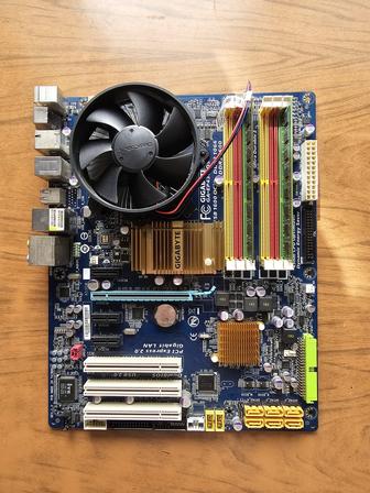 Материнская плата GIGABYTE