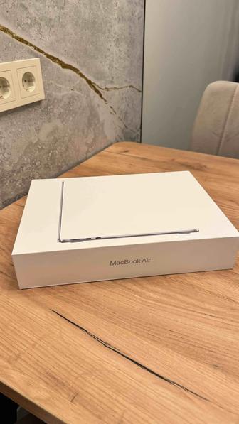 Продам Ноутбук Apple MacBook Air 13 2022