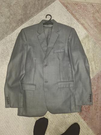Мужской костюм, размер 56