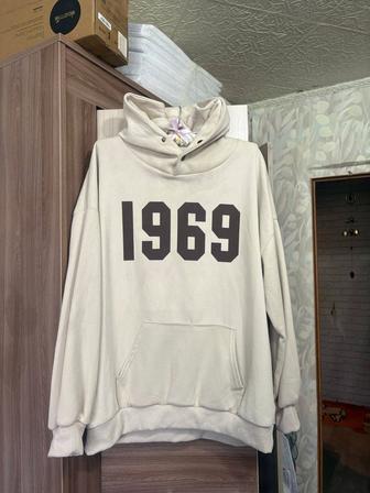 Продам женские вещи кофту