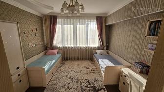 Комплект мебели в детскую комнату.