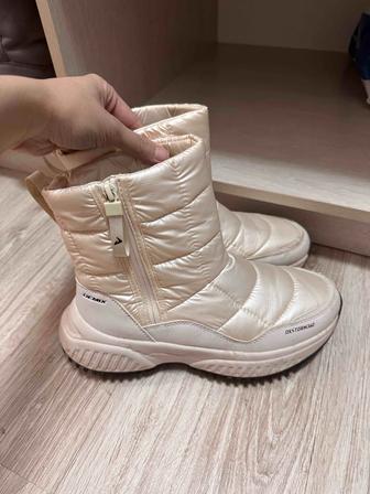 Зимние дутыши Demix ,39 размер