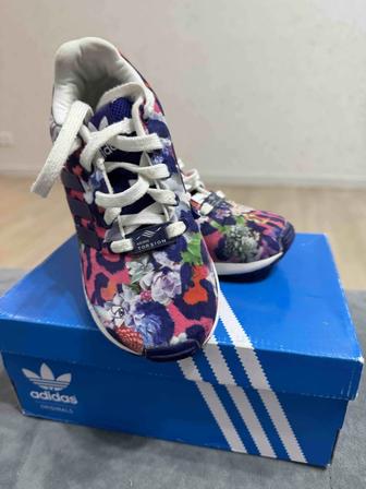 Кроссовки adidas