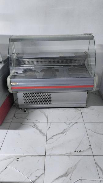 Витринный холодильник