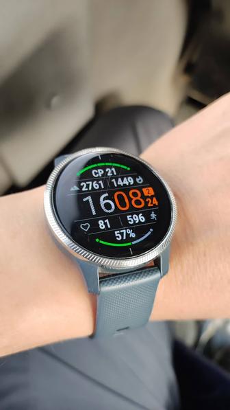 Смарт-часы Garmin VENU