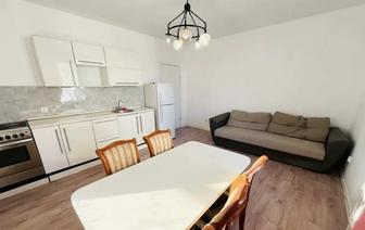 Кухонный стол со стульями