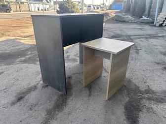 Столик для работы перед ноутбуком и детский ! Высота 78 шир 77 глуб 40