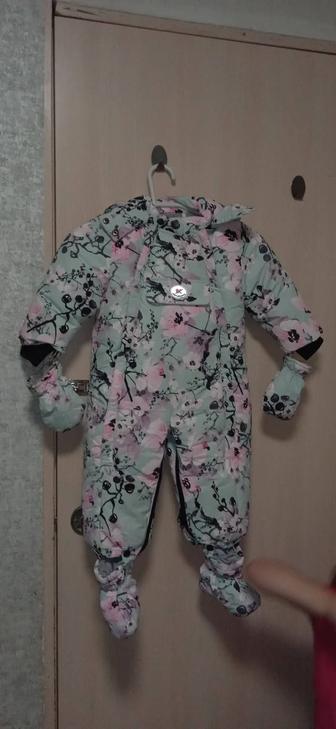 Продам комбинезон для девочки,зима одевали пару раз