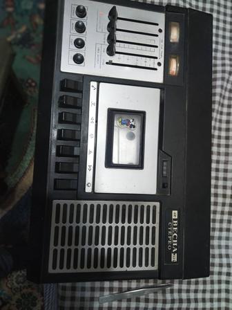 Продам магнитофон весна 1974г на запчасти