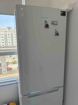 Продам Холодильник Samsung