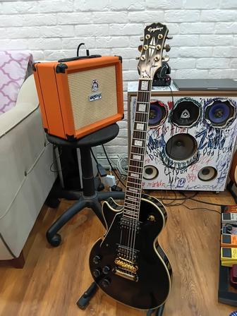 Электрогитара Epiphone les paul леворукая