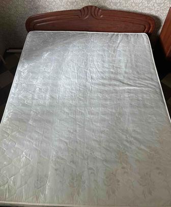 Продам двухспальную кровать
