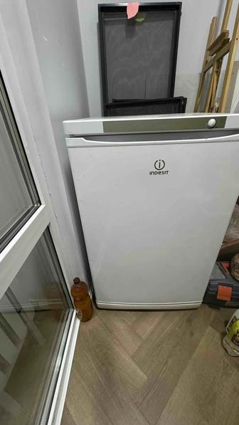 Морозильник indesit
