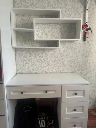 Продам книжку полку и стол
